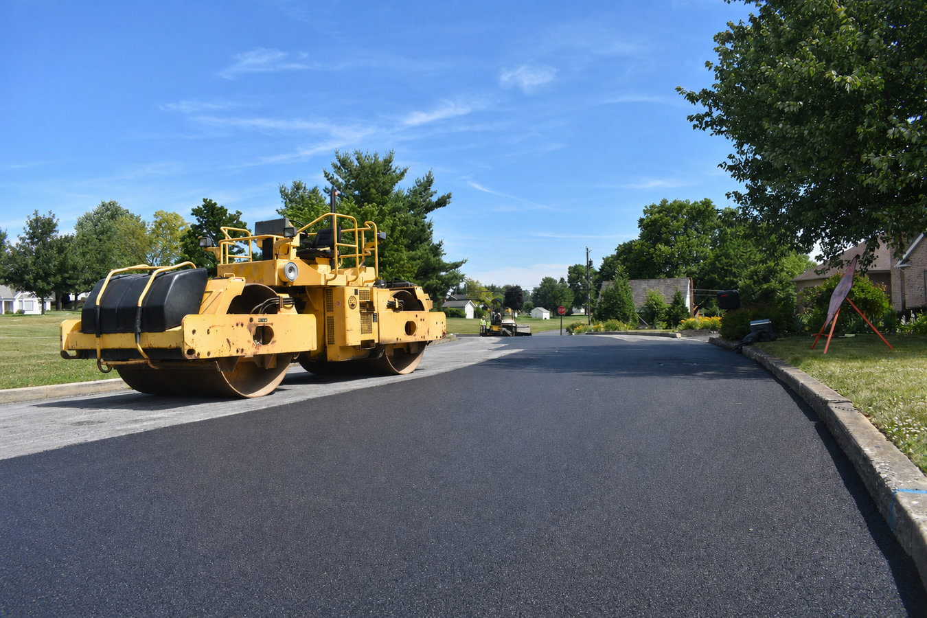 Asphalt paving